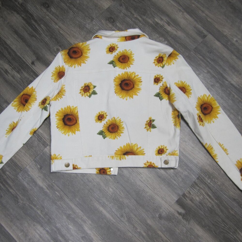 NWT Forever 21 White Jean Jacket with Yellow Sunflowers - Picture 4 of 8